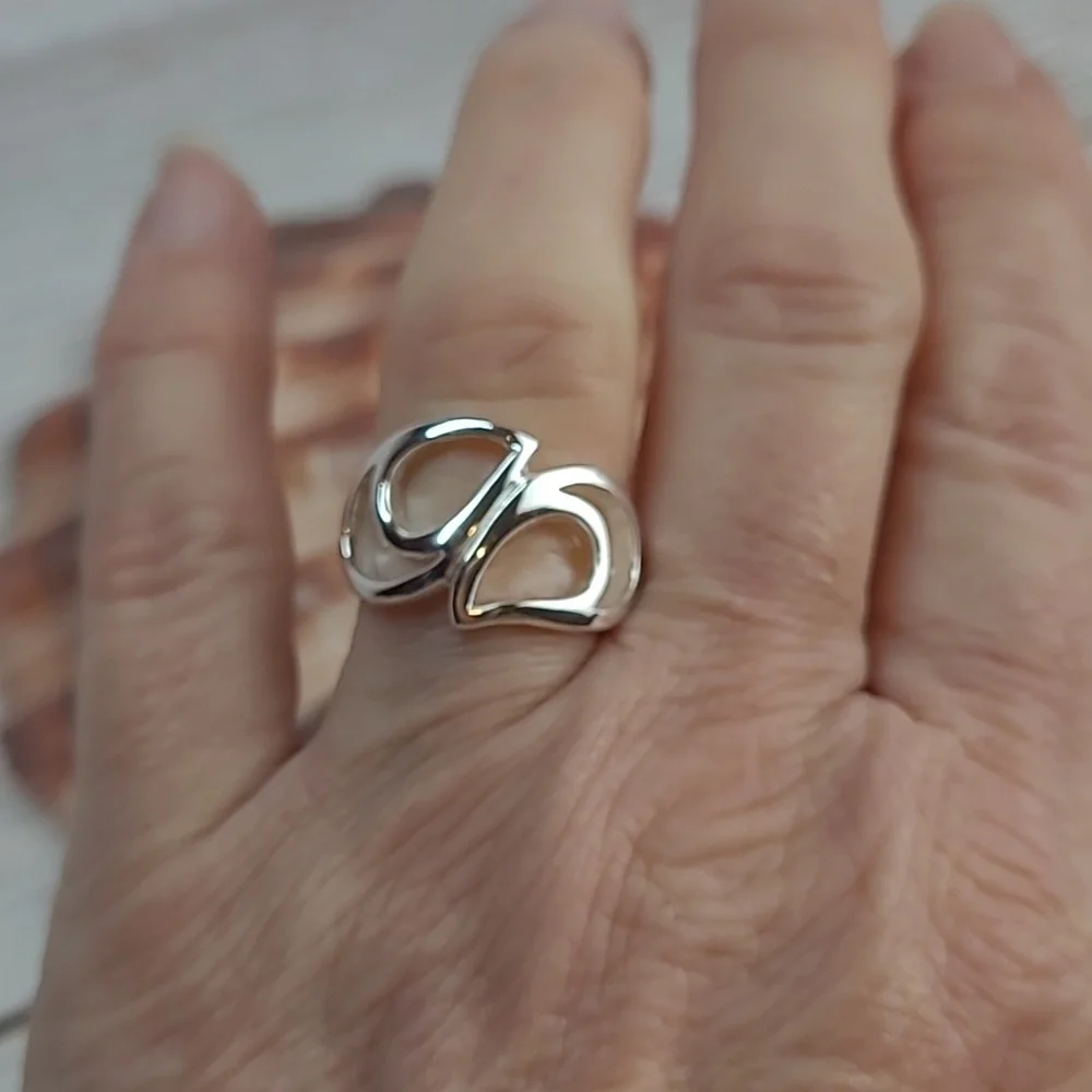 BUNDLE OF THREE FASHION RINGS - Picture 11 of 12